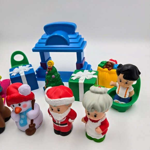 Fisher-Price Christmas Little People Snowman Tree Santa Mrs. Claus Reindeer Adve - Picture 6 of 10